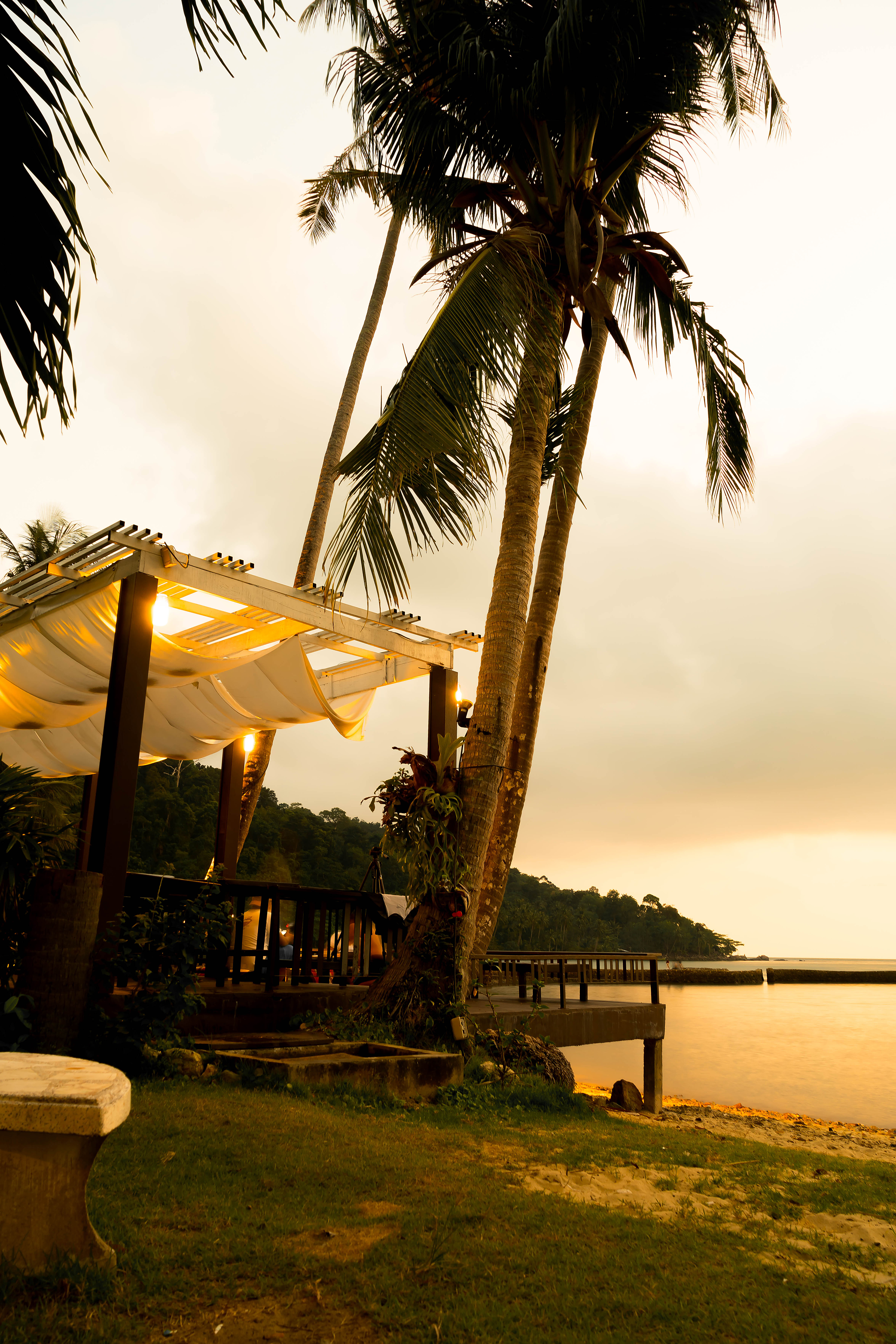 Beach Clubs: Ibiza & Mykonos